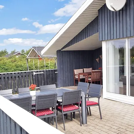 Benjamina - 530m To The Fjord By Interhome