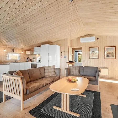 Benjamina - 530m To The Fjord By Interhome